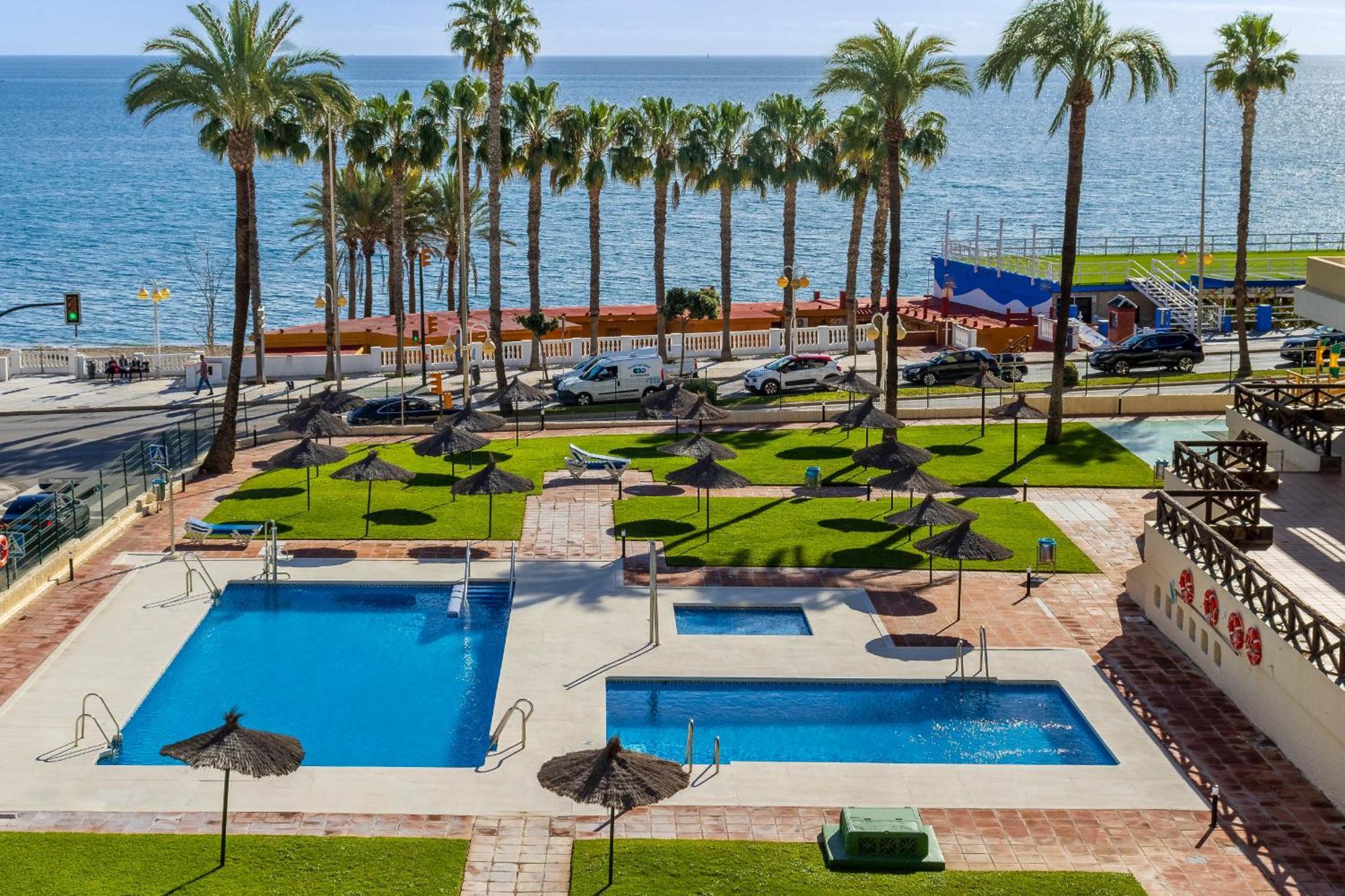 Aloha Playa 402 By Ivi Real Estate *